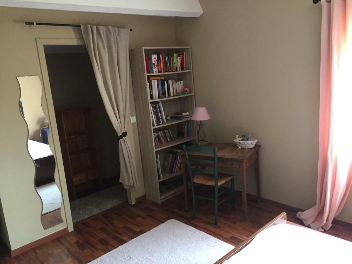 Mas Jasmin Apartment Рошфор-дю-Гар Екстериор снимка